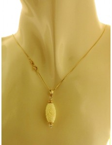 FOTO BUSTO COLLANA CON PENDENTE IN PASTA DI CORALLO - Donna Oro Giallo 18 kt Carati Ct 750 2,25 Gr