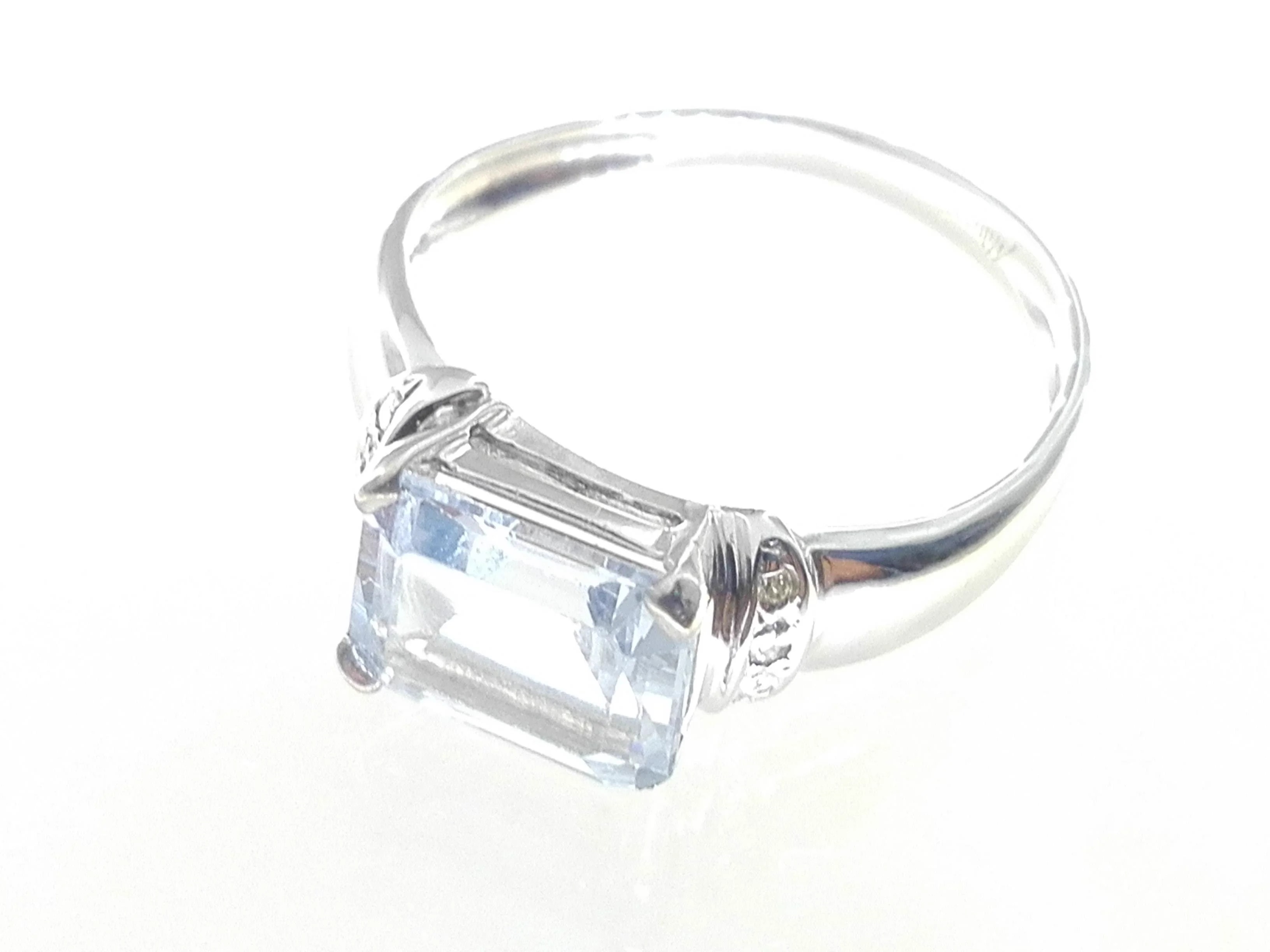 Anello Donna Oro Bianco 18 KT Carati Ct 750 Gr 3,15 Diamanti 0,06 Ct H-IF