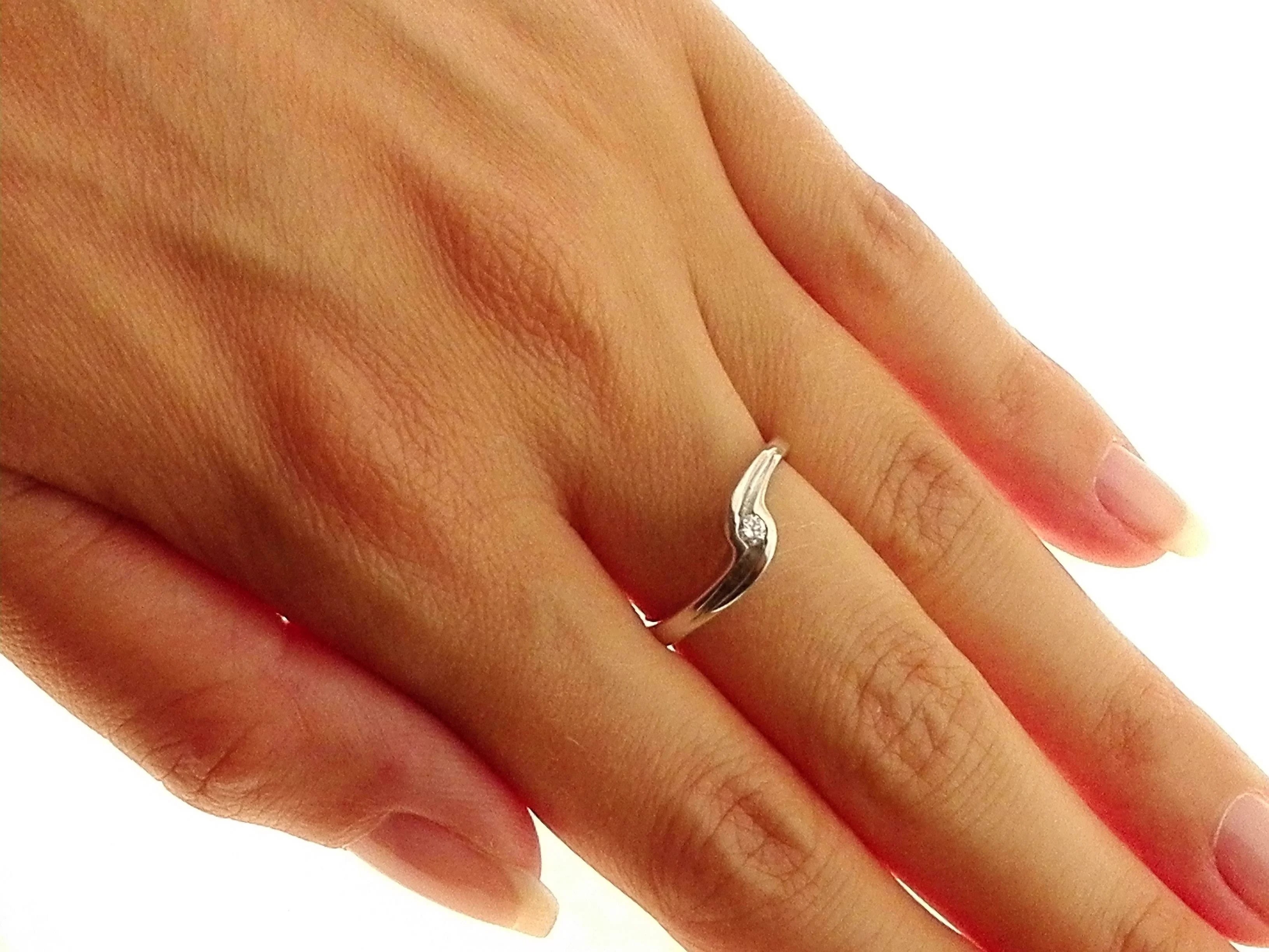 Anello Donna Solitario In Oro Bianco 18 kt Carati 750 3,20 Gr 0,06 Ct H IF - immagine 2