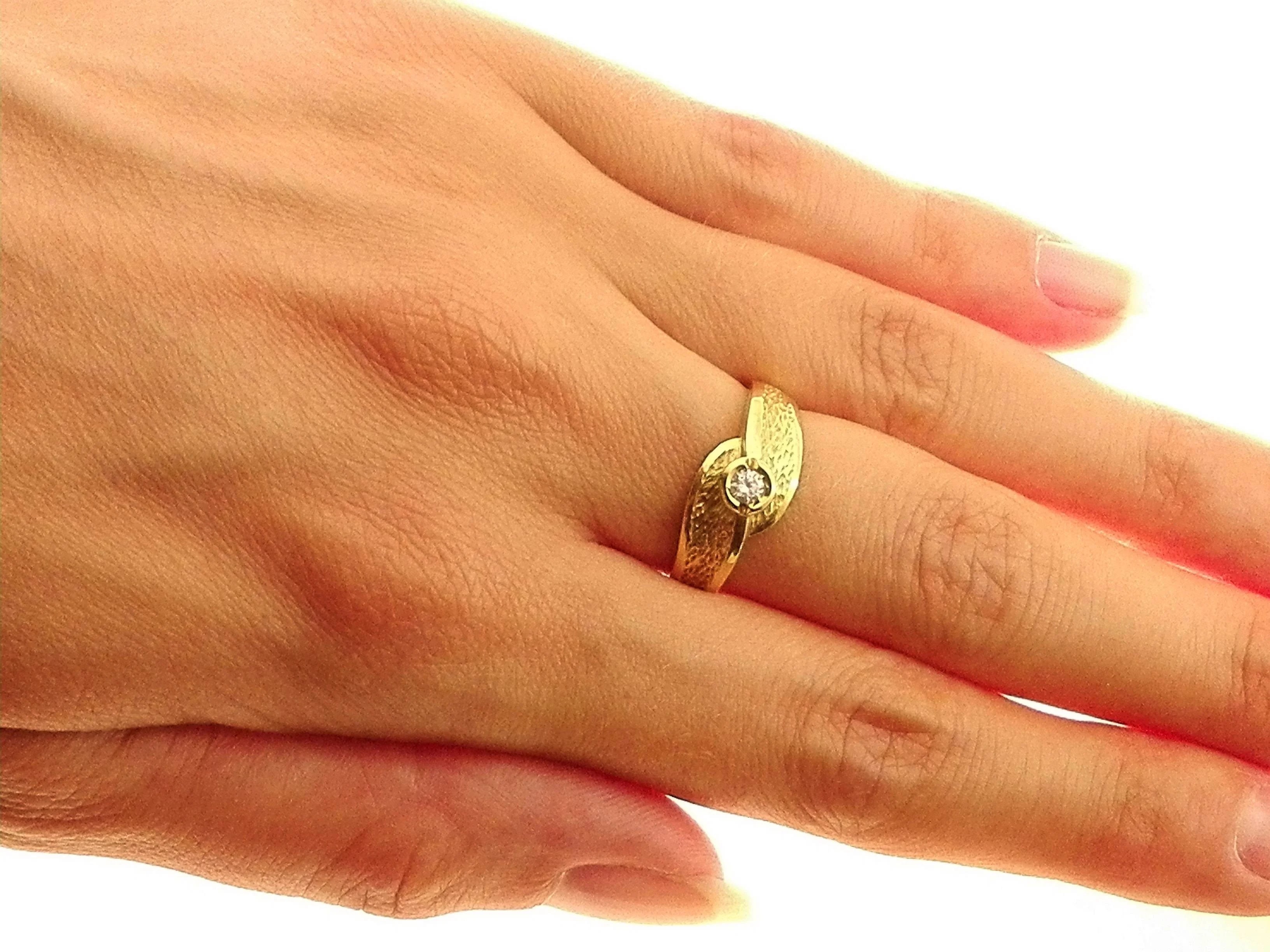 Anello Donna Solitario Oro Giallo 18 kt Carati 750 4,40 Gr 0,08 Ct - immagine 2